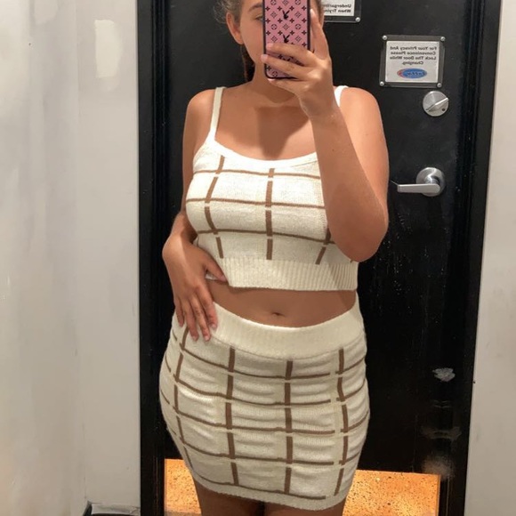 Meet your Posher, Alexis - Picture 2 of 3